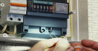 Скрытая проводка в деревянном доме в чернушке от 1590 рублей - профессиональный монтаж